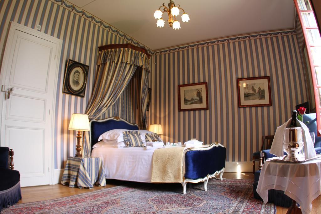 Chateau Du Breuil Gevrolles Quarto foto